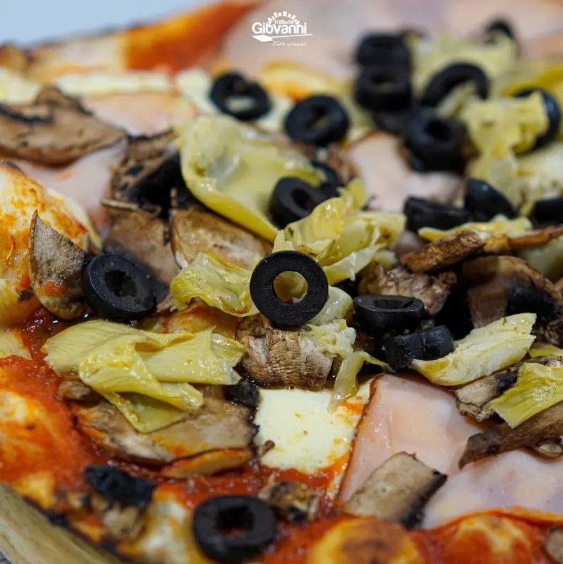 Pizzas al horno de leña